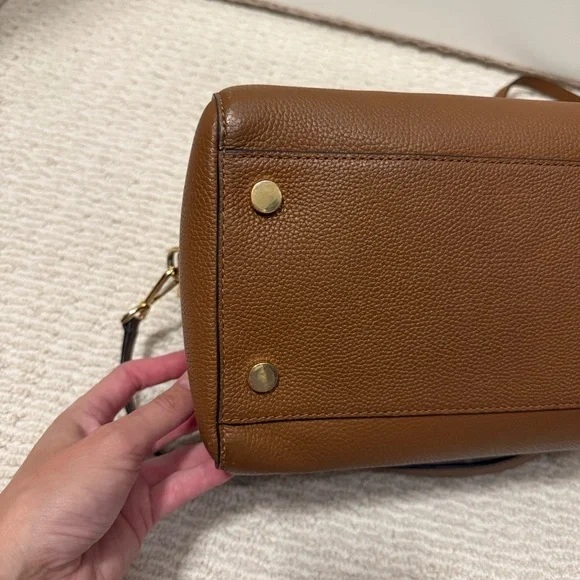 Michael Kors Mercer Medium crossbody - Picture 5 of 14